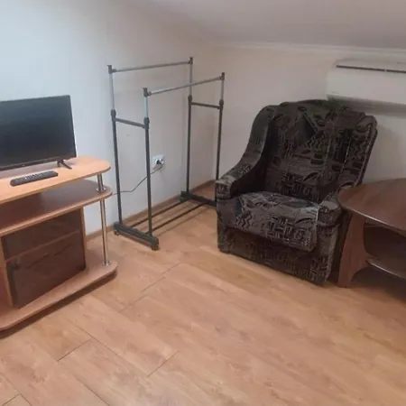 Doba - центр 1 кім, 4 міс мансард завжди тепла ! Apartment Mukatschewo