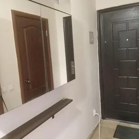 Doba - центр 1 кім, 4 міс мансард завжди тепла ! Mukatschewo